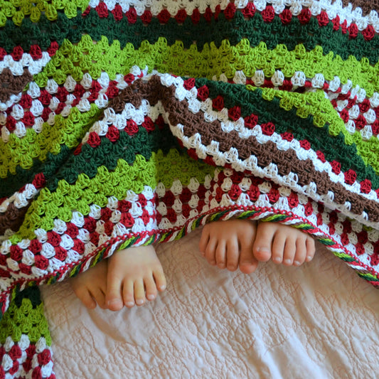 How to Crochet the Merry Grinchmas Blanket