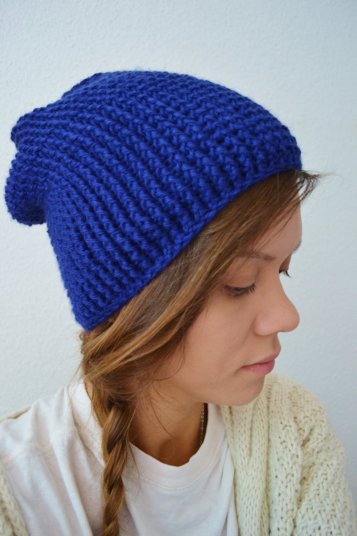crochet hat with vertical rows of texture