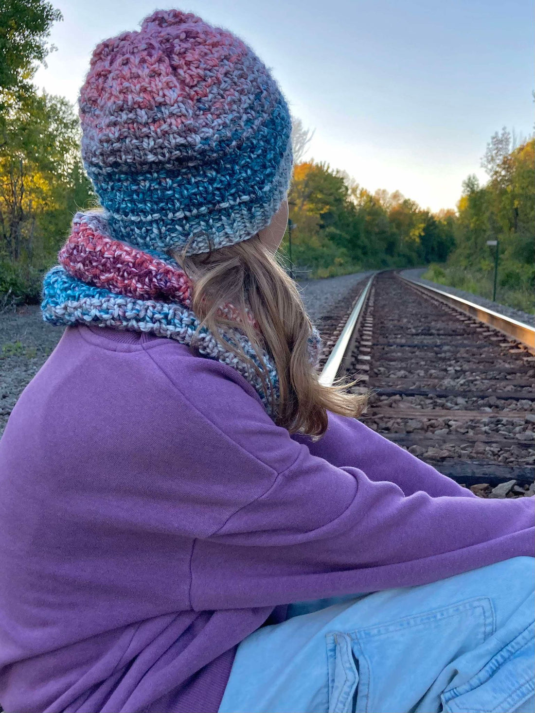 textured knit cowl in bulky yarn